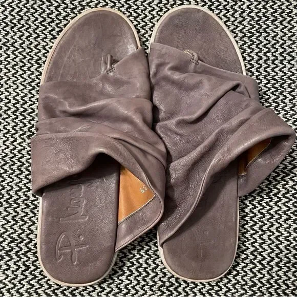 P. Monjo Grayish-Purple Leather Slouch Thong Sandal Sz-39 - Picture 2 of 6